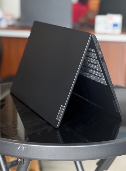 Lenovo v15