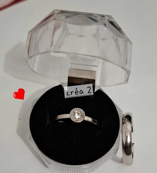 Bague en argent avec diamant