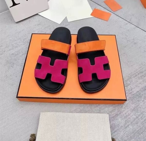Ladies slippers