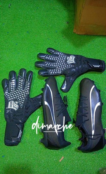 Gants et Chaussures de Football