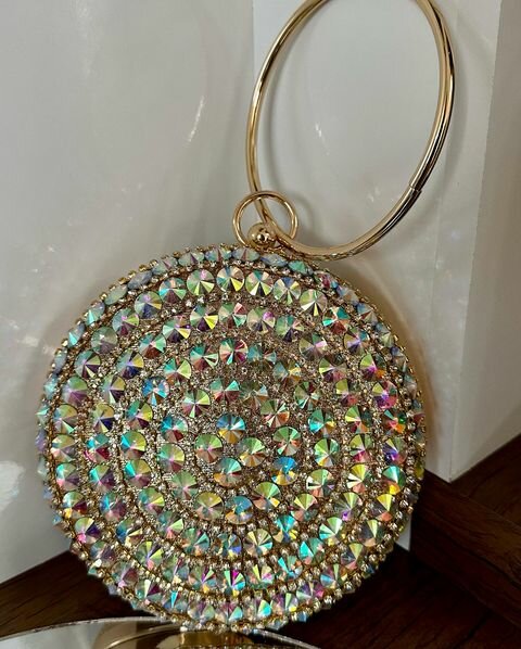 clutch with stones