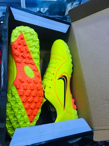 Tack boots