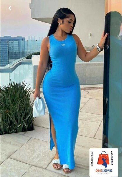 Robe longue bleue élégante
