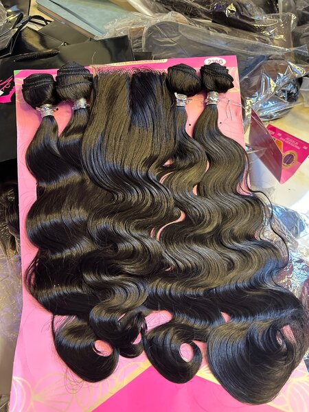 Ana wavy hair