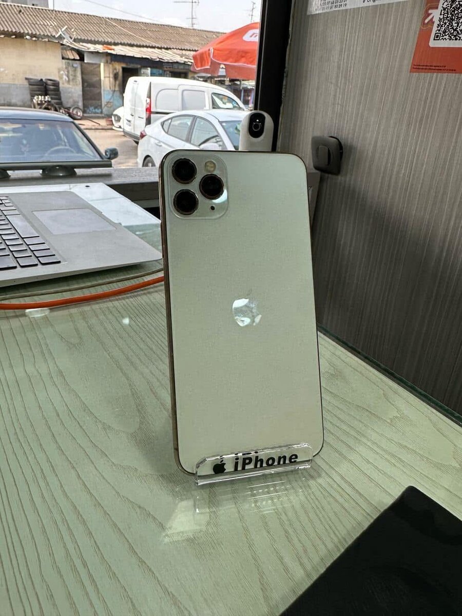 iPhone 11pro max 64giga sans Face ID