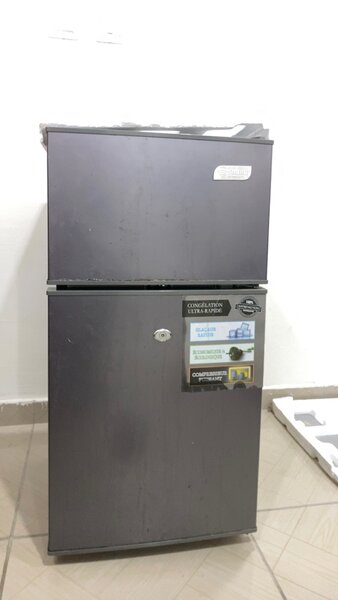 Réfrigérateur congélateur compact