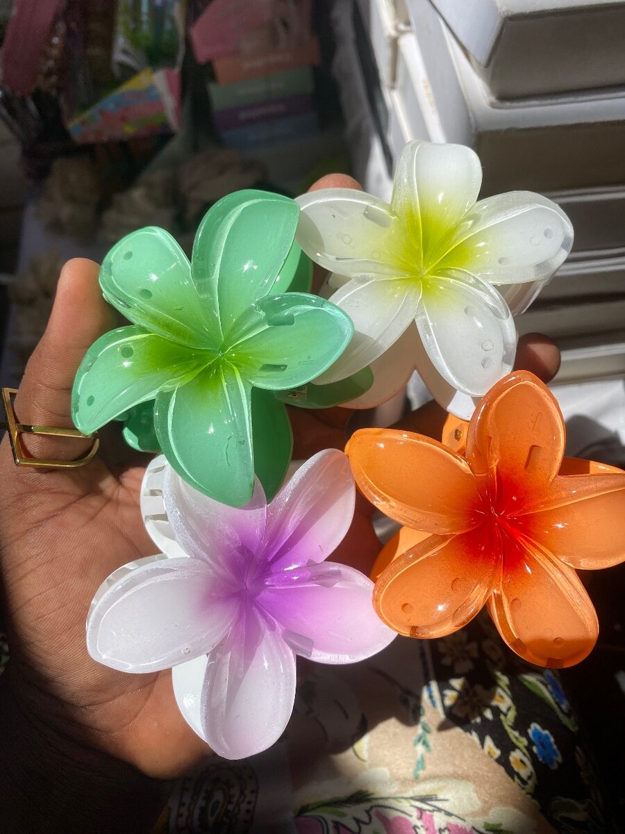 Claw clips