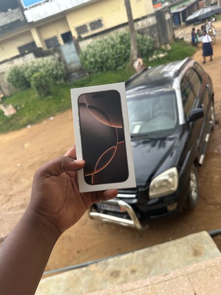iPhone 16 pro CE