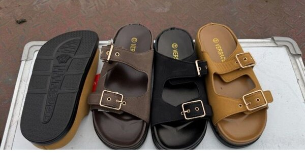 Sandales en cuir boucles