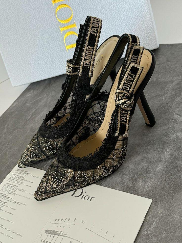 HEELS