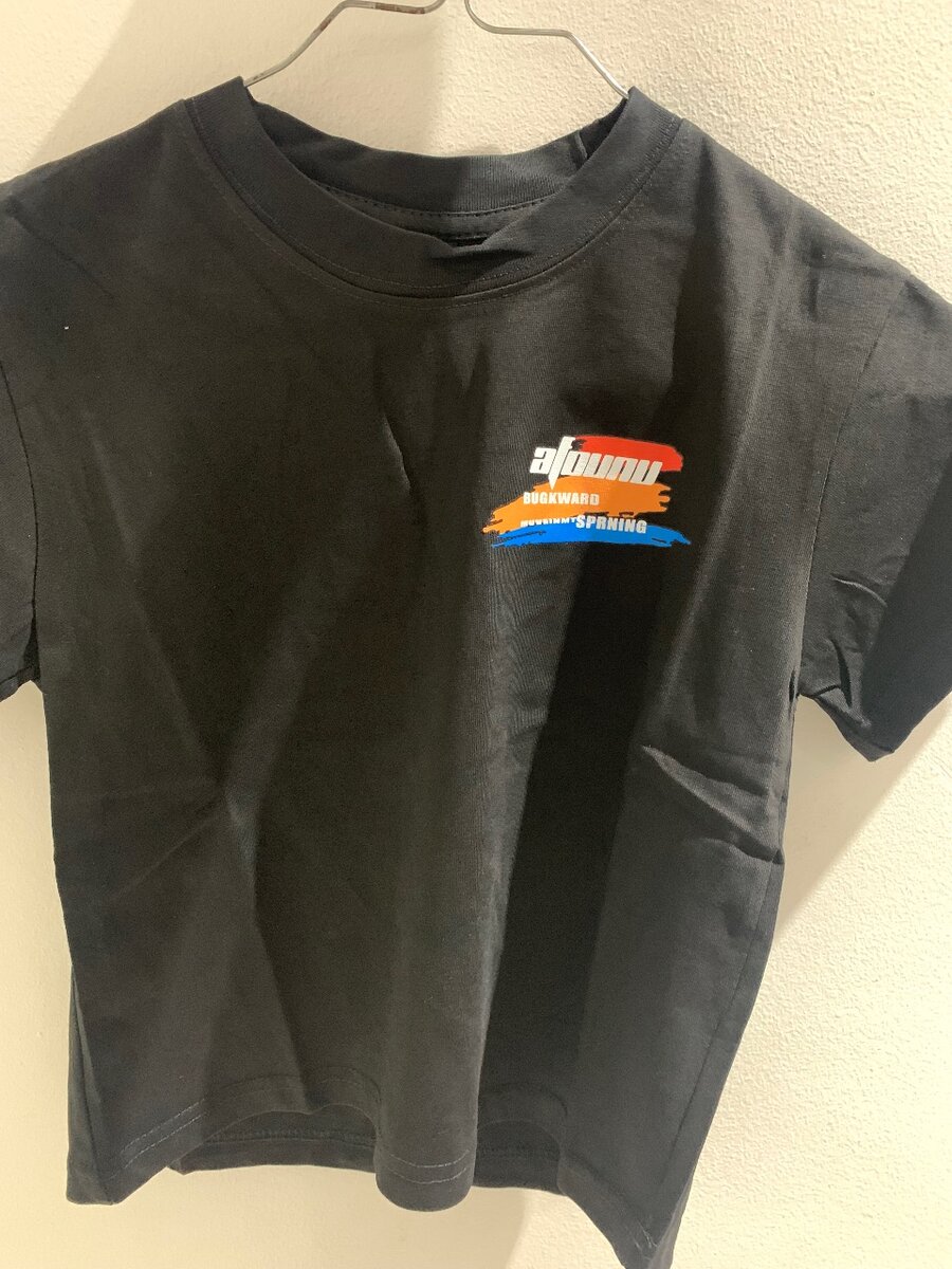 T-shirt noir décontracté