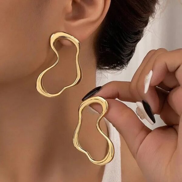 Statement earring