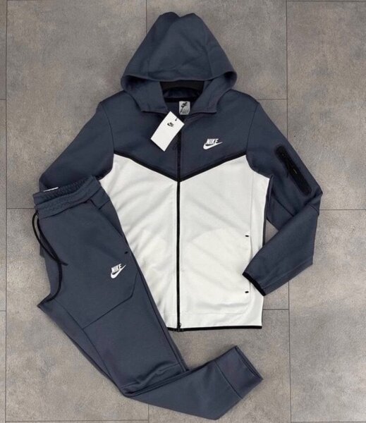 Nike tech