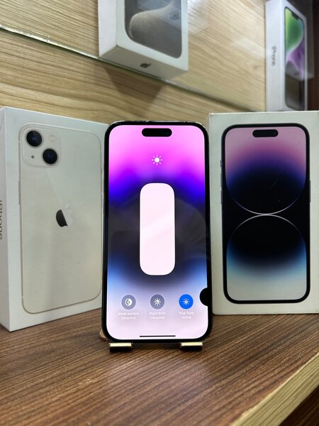 iPhone 14 pro 128G légère tache