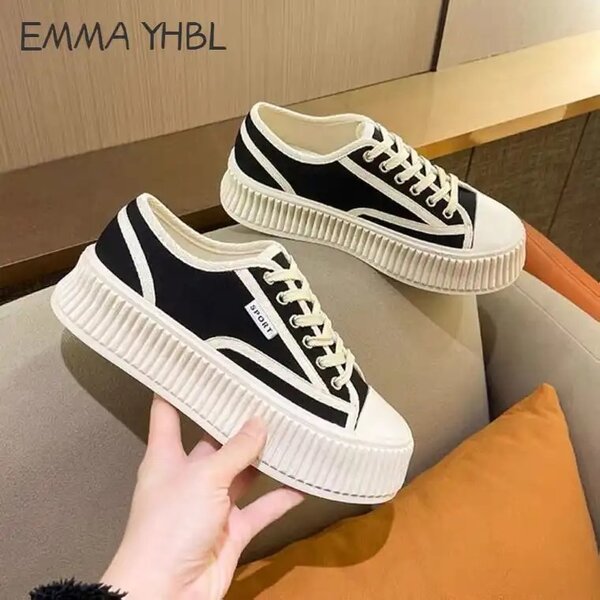 Ladies sneakers
