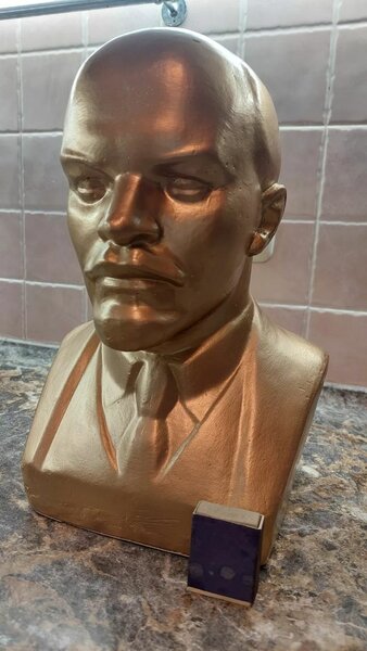 Статуэтка Ленин
