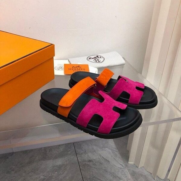 Ladies slippers