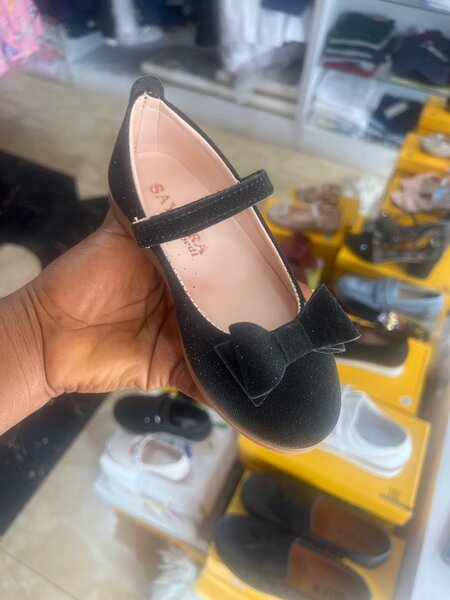 Shoe