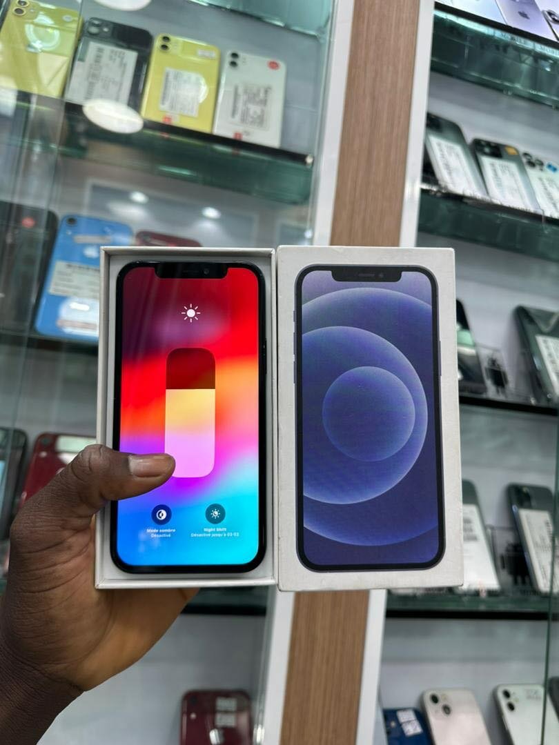 iPhone 12 simple