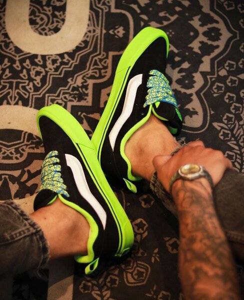 Vans knu skuul