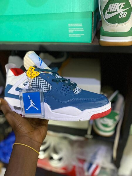 Jordan 4 messy room
