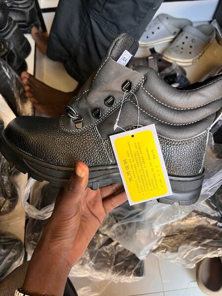 Safety boots