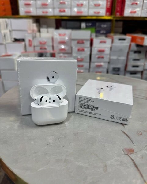 AirPods 4 (RAB)