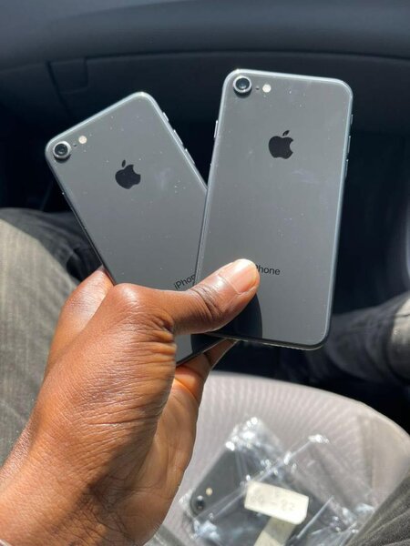 Clean iPhone 8
