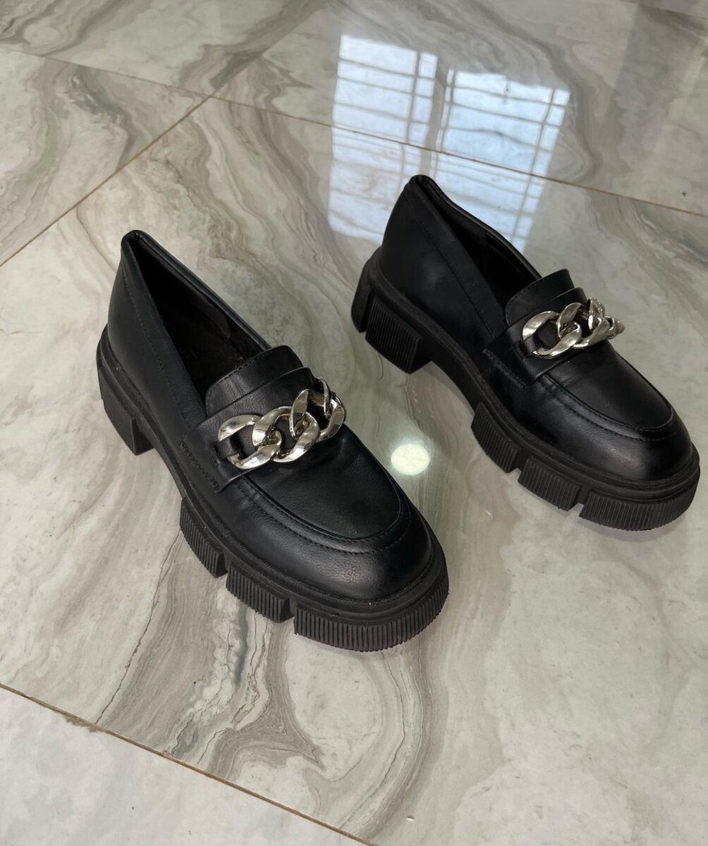 Shoe