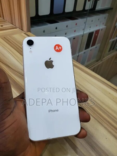 iPhone XR UK USE