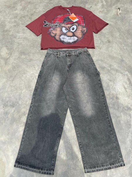 Tee-shirt et pantalons