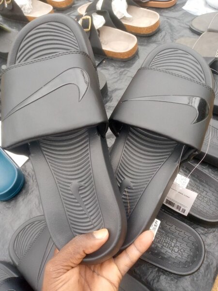 Claquettes confort pour homme