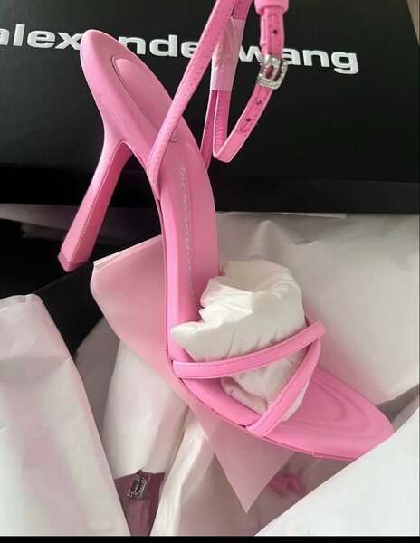 P heels