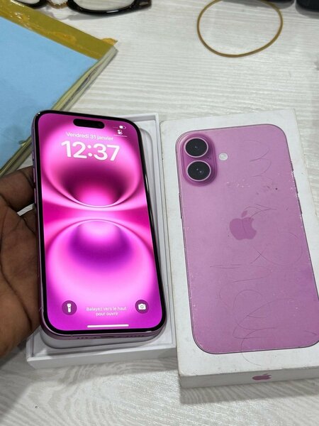 iPhone 16