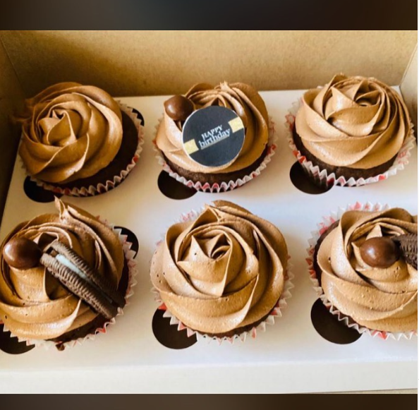 cup cakes six