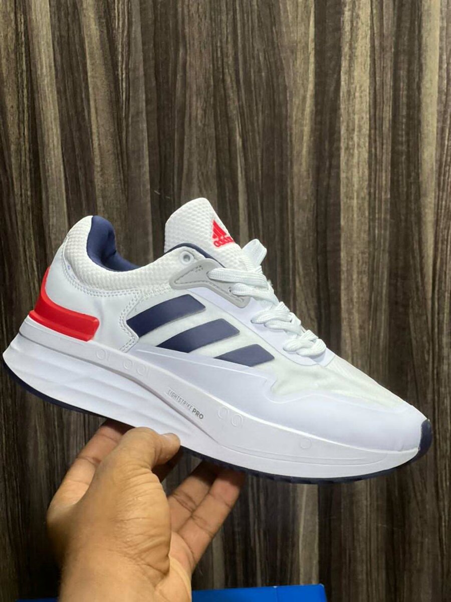 Paire de chaussures A0010