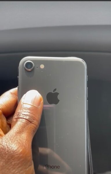 Clean iPhone 8