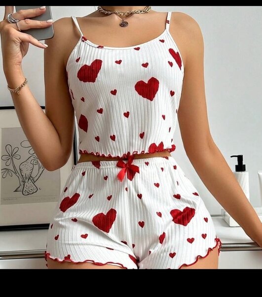 2 set pyjamas