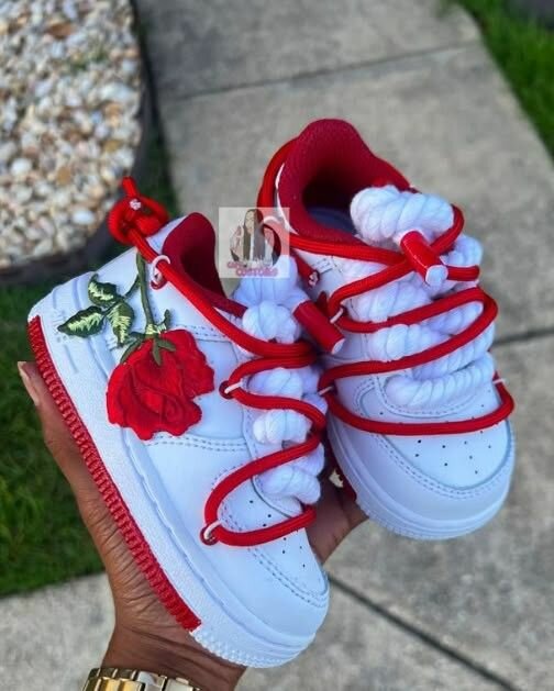Ladies shoes