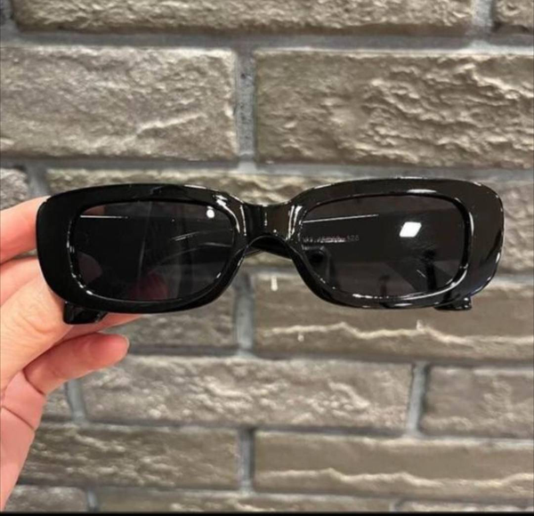 Black glasses