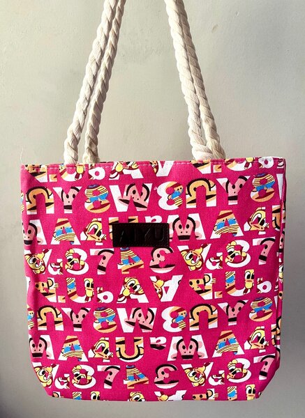 Tote bag
