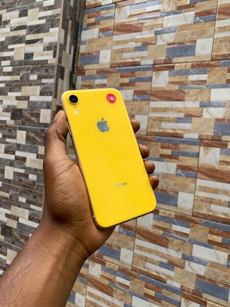 iPhone XR Jaune Débloqué 64Go