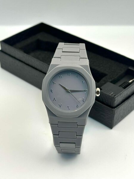 Montre minimaliste en silicone