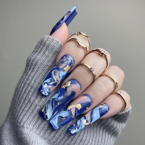 Press on nails