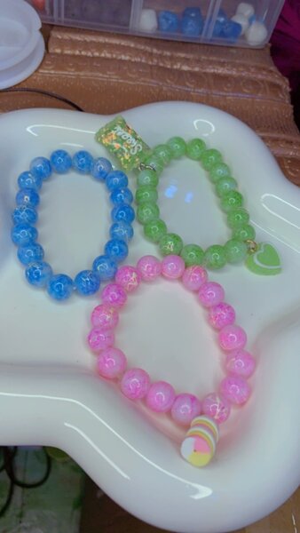 BRACELET