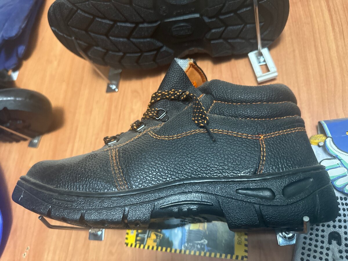 Safety shoes