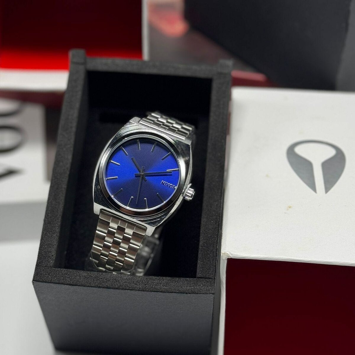 NIXON CLASSIC WATCH