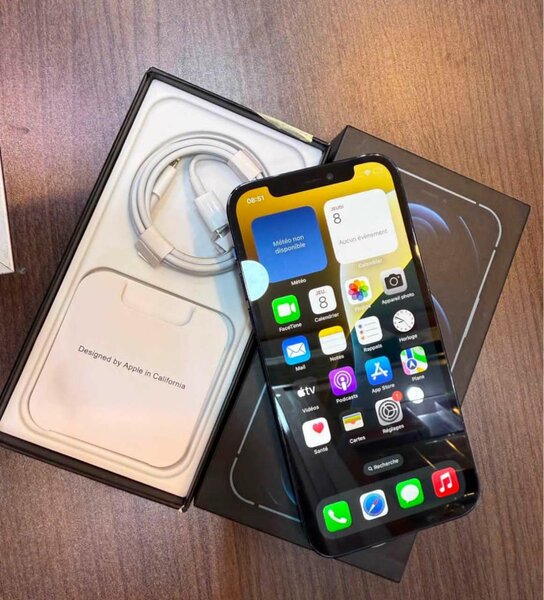 iPhone 12 simple