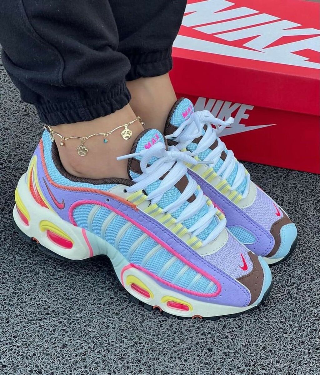 NIKE AIRMAX CLASSIC