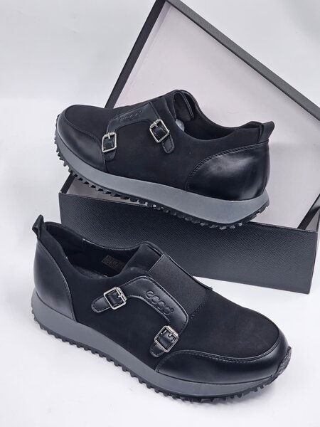 Black Echo Sneaker